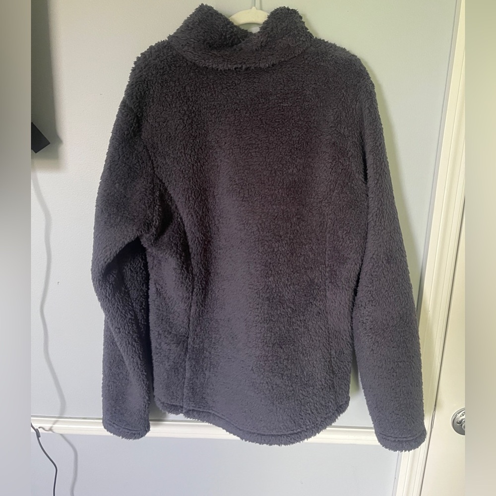 Patagonia size medium soft pullover - Picture 2 of 2